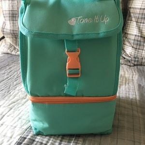 TIU lunchbox with cold compartment on bottom